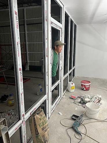 Пластиковые окна на заказ: Пластиковое окно на заказ, Тип окна: Витражные, Мансардные, Панорамные, Декоративные особенности: Другие особенности, Бесплатная установка, В рассрочку — 17