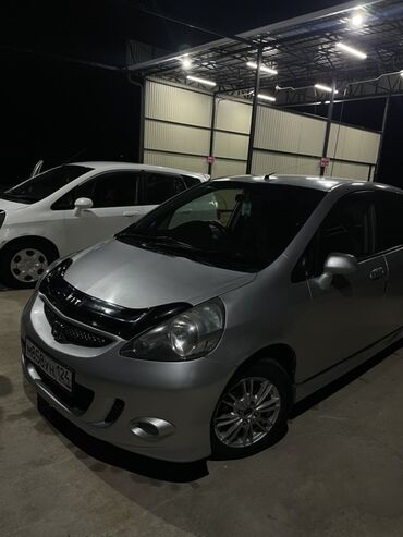 автомобиль фит: Honda Fit: 2002 г., 1.3 л, Вариатор, Бензин, Хэтчбэк