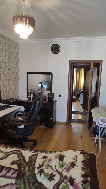 Uzunmüddətli kirayə mənzillər: Salam 7/24 zeng ve vassap aktivdi ev uzunmuddetii kiraye verilir — 5