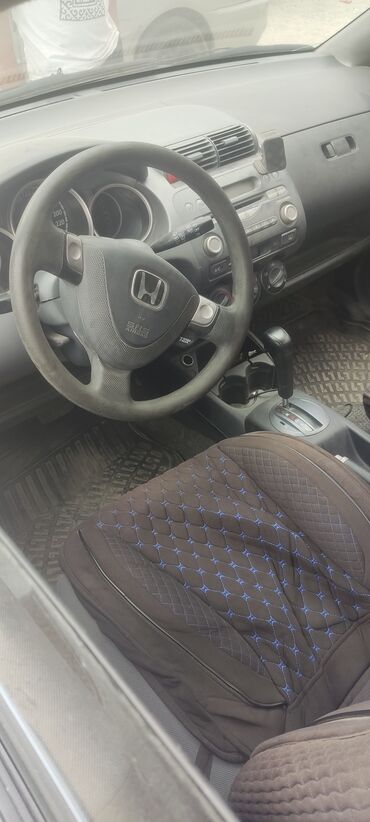 авто кредит без первоначального взноса: Honda Jazz: 2004 г., 1.4 л, Автоматические, Бензин, Хэтчбэк