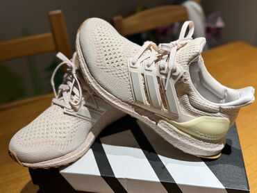 Krossovka ve ketlər: Adidas, Ölçü: 39.5, rəng - Çəhrayı, Yeni