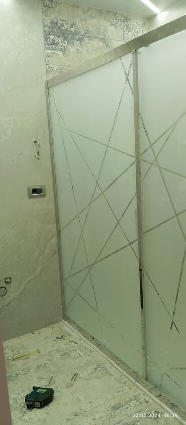 Duş kabinaları, arakəsmələr: Arakəsmə, Künc üçün — 21