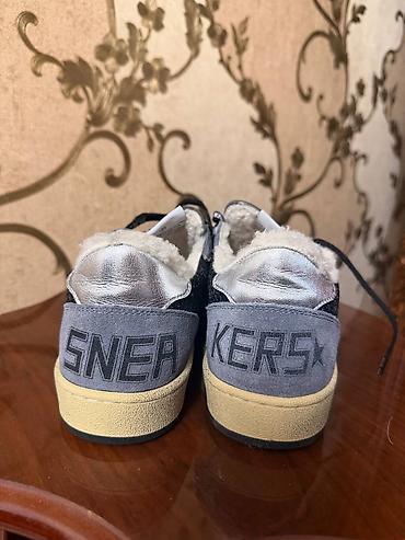 Новая зимняя обувь фирмы SNEAKERS (Golden Goose), размер 38, имеется
