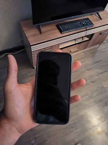 Apple iPhone: IPhone 7, 32 GB, Qara, Barmaq izi