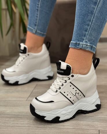 Gležnjače: Gležnjače, 38 — 10