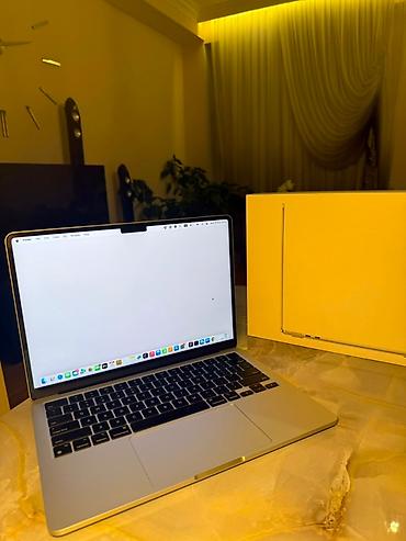macbook pro m3 pro: Apple MacBook Air 13.6" (M2) – Silver . İdeal vəziyyətdə Apple Macbook — 2