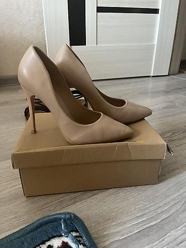 Tuflilər: Qadın stiletto tuflilər – 2 cüt - Model: Klassik sivri burunlu, nazik — 1