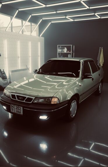 продаю спиринтер: Daewoo Nexia: 2007 г., 1.6 л, Механика, Бензин, Седан