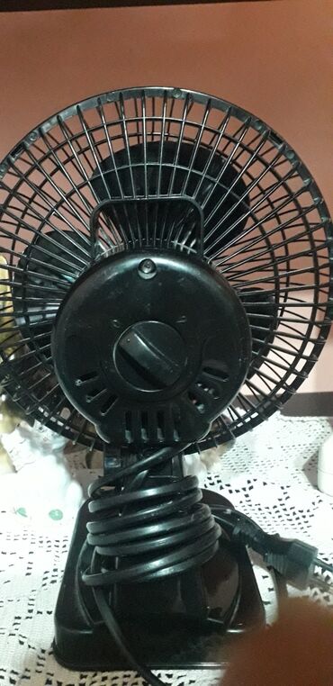 Ventilatori: Mali ventilator bez ostecenja ispravan