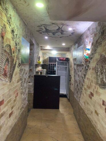 Restoran, kafelər: Nəsimi rayonu,Azadliqla Inqilab kucesinin kesişmesinde yerlesen,9 — 16