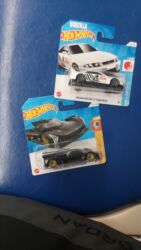 gumuş qaşıq alıram: Hot Wheels mini model avtomobil dəsti - Model 1: Nissan Skyline GT-R