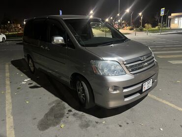 колесо на камри: Toyota Noah: 2004 г., Автомат, Бензин, Минивэн