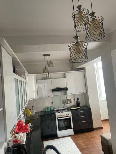 Продажа квартир: 3 комнаты, 97 м², Индивидуалка, 3 этаж, Евроремонт