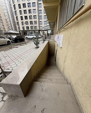 Продажа помещений свободного назначения: Продаётся цокольное помещение в мкр. Джал-29 📐 Площадь: 210 м² 💵 — 10