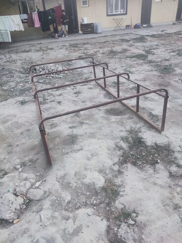 срочно продаю нужны деньги очень срочно: Тент үчүн каркас сатылат портерге