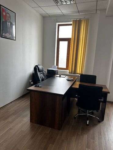 islenmis ofis kreslolari: Mebel noyabr ayında alınıb, istifadə az olunub. Əlavə məlumat üçün