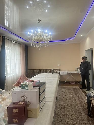 Пуфики: Севеты на тои - Обивка: светлая, бархатистая ткань с кантом по верху — 2