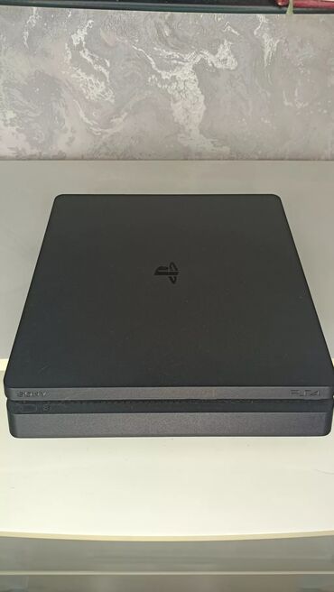 PS4 (Sony PlayStation 4): Продаю PS4 slim, 500 Гб. Пользовался мало, в хорошем состоянии, без