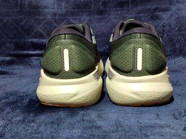 Кроссовки и спортивная обувь: Мужские кроссовки, 42.5, Brooks, Новый, Самовывоз, Бесплатная доставка, Платная доставка at lalafo.kg — 7 Кроссовки и спортивная обувь: Мужские кроссовки, 42.5, Brooks, Новый, Самовывоз, Бесплатная доставка, Платная доставка — 7