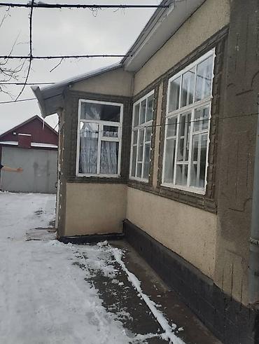 Продажа коттеджей и домов: Продаю дом 100кв.м. 4 комнаты. Имеется хоз. Постройки, гараж, огород — 12