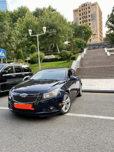 ilkin ödəniş 5000 azn evlər: Chevrolet Cruze: 1.5 l | 2014 il 340000 km Sedan