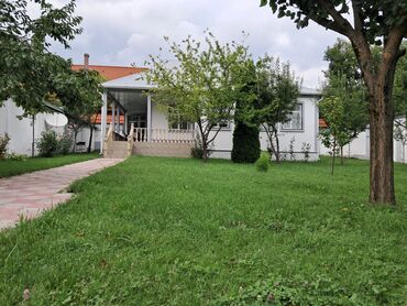 Günlük kirayə evlər: 90 kv. m, 3 otaqlı — 3