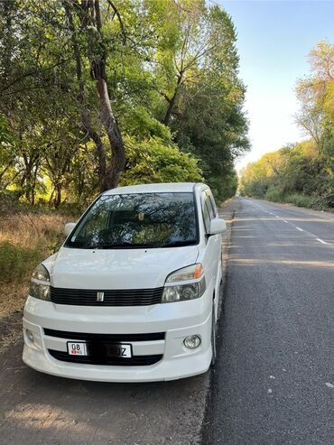 купить авто с кореи бу: Toyota Voxy: 2003 г., 2 л, Автомат, Бензин, Минивэн