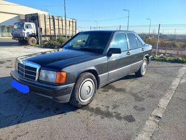 190 manat kart: Mercedes-Benz 190: 2 l | 1990 il Sedan