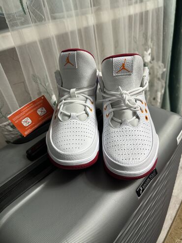 nike air jordan 4: Продаю Nike Jordan original С Кореи привезли, Абсолютно новый Надо