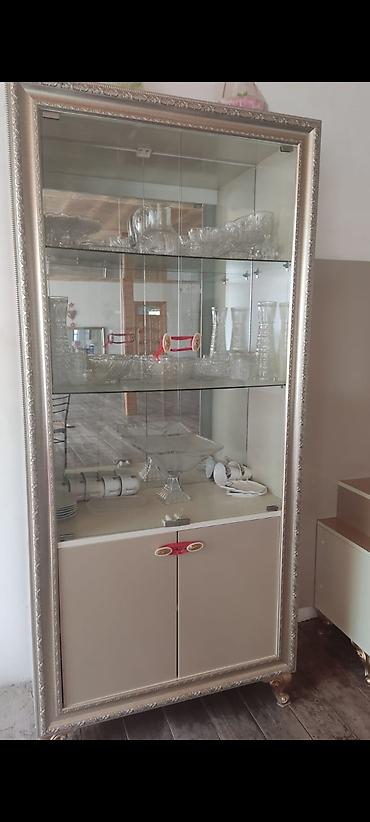 palid parket qiymetleri: Qonaq otağı mebel dəsti Tərkib: - Vitrin şkafı: üç şüşə rəf, güzgü — 1