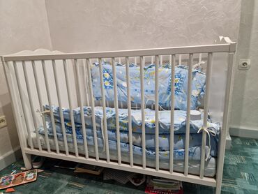 Другие товары для детей: Кроватка детская Ikea с матрасом состояние нормальное, в комплекте
