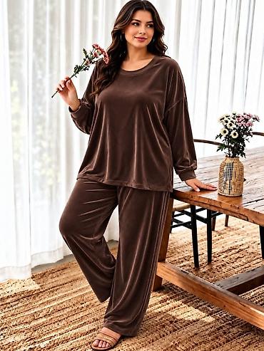košulje za punije žene: 10. Plišani kompleti za punije
2XL 3XL 4XL 5XL
Cena : 3.100 dinara H — 1