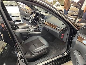 mercedes e 200: Mercedes-Benz E 200: 1.8 l | 2012 il Sedan — 4