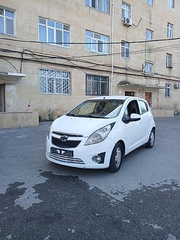 mitsubishi pajero motor: Chevrolet Spark, ağ rəng, 5 qapılı hetçbek İli 20141 mator ideL — 3
