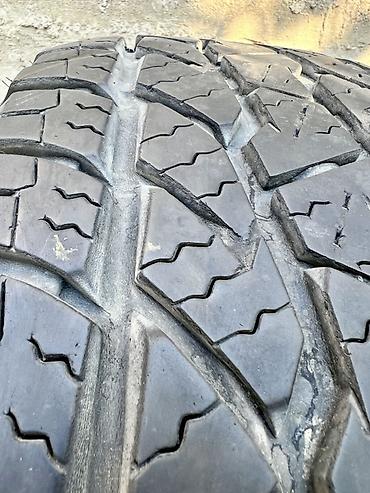 максис: Шины 265 / 65 / R 17, Всесезонная, Б/у, Пара, Внедорожные (АТ/МТ), Maxxis — 2