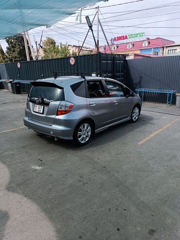 Honda: Honda Fit: 2009 г., 1.5 л, Автомат, Бензин, Хэтчбэк