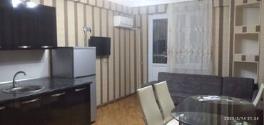 bakixanov kohne tikili evler: Akkordun binasinda.Tam təmirli və əşyali mənzil kirayə verirəm