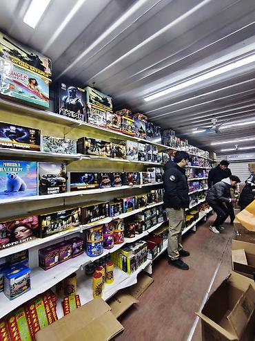 Фейерверки: Большой выбор:Ракеты, фонтаны, батареи. Салютов, хлопушки — 29