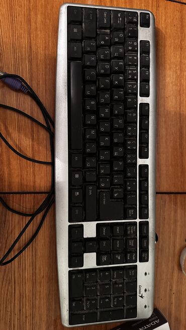 рабочий бу ноутбук: Клавиатура в хорошем, рабочем состоянии