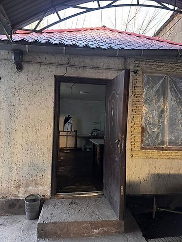 Продажа коттеджей и домов: 🏡 **Продается дом с времянкой в Бишкеке!** 📍 Район: Шербакова / — 12
