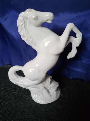 Ostali kućni dekor: Porcelanki veci nov,vintaz konj. Porcelanski konj,nov. sve na — 1