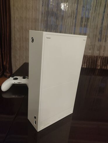 Xbox Series S: Məhsul: Xbox Series S konsolu (ağ korpus, qara havalandırma paneli — 6