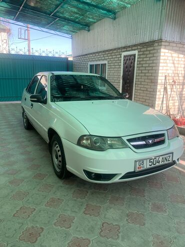 состояние идеальное: Daewoo Nexia: 2013 г., 1.5 л, Механика, Бензин, Седан