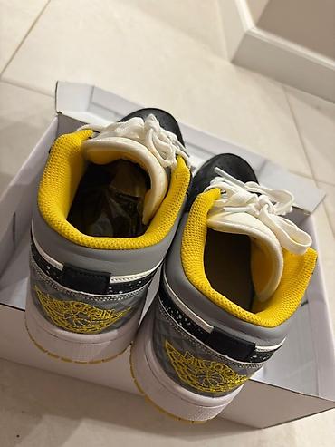 кросовки джорданы: Кроссовки в стиле баскетбольных низких Air Jordan/Nike. - Цветовая — 3