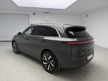 xpeng p7: Lixiang L7: 2023 г., 1.5 л, Автомат, Электромобиль, Внедорожник — 2