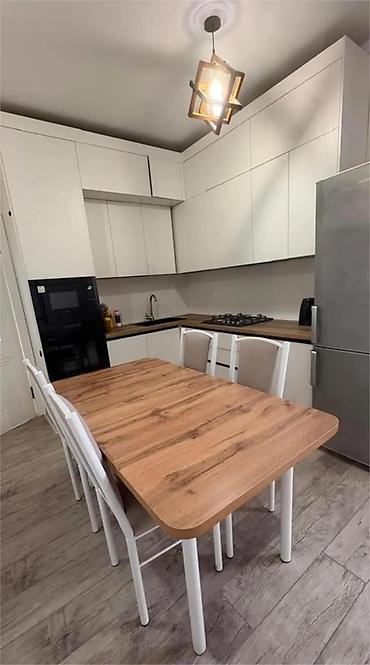 Продажа коттеджей и домов: 🏡 Продаётся 2-х этажный дом 📍Район : Ак-Орго ж/м 📌Расположение  — 10