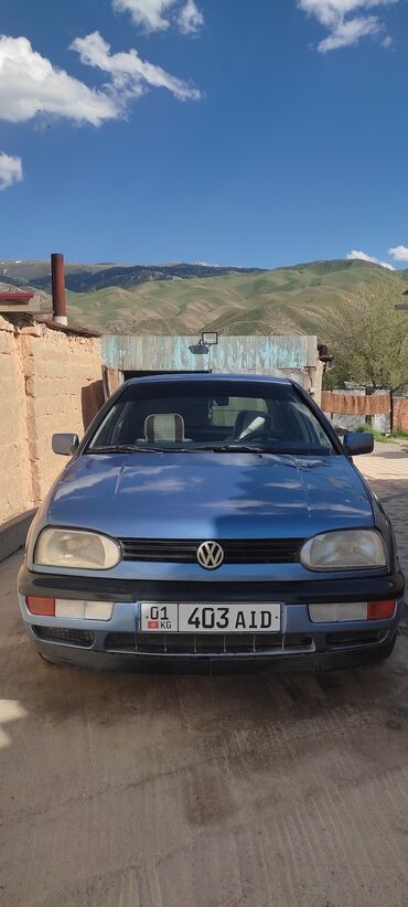 кузгуго машина: Volkswagen Golf: 1992 г., 1.8 л, Механика, Бензин, Седан