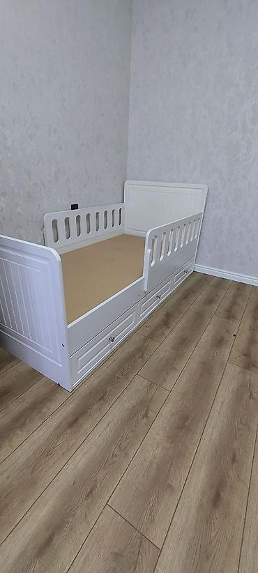 Детская мебель: Matras yoxdur Rəng: Ağ Komplektə daxildir: çarpayı karkası, qoruyucu — 1
