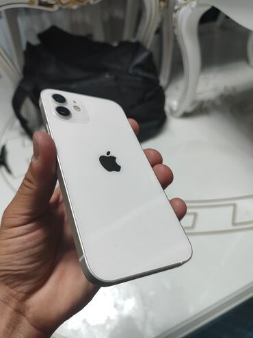 Apple iPhone: IPhone 12, Б/у, 64 ГБ, Белый, 76 %
