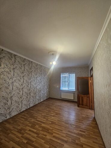 Həyət evləri və villaların satışı: 3 otaqlı, 100 kv. m, Orta təmir — 10